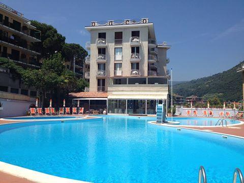 Hotel Paco Pietra Ligure Exteriör bild