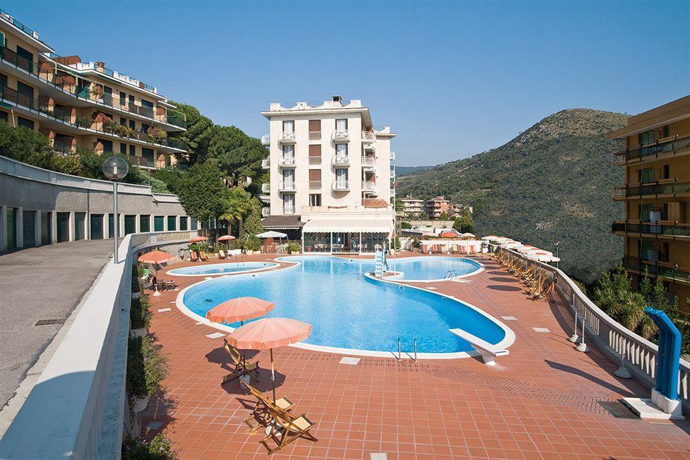 Hotel Paco Pietra Ligure Exteriör bild
