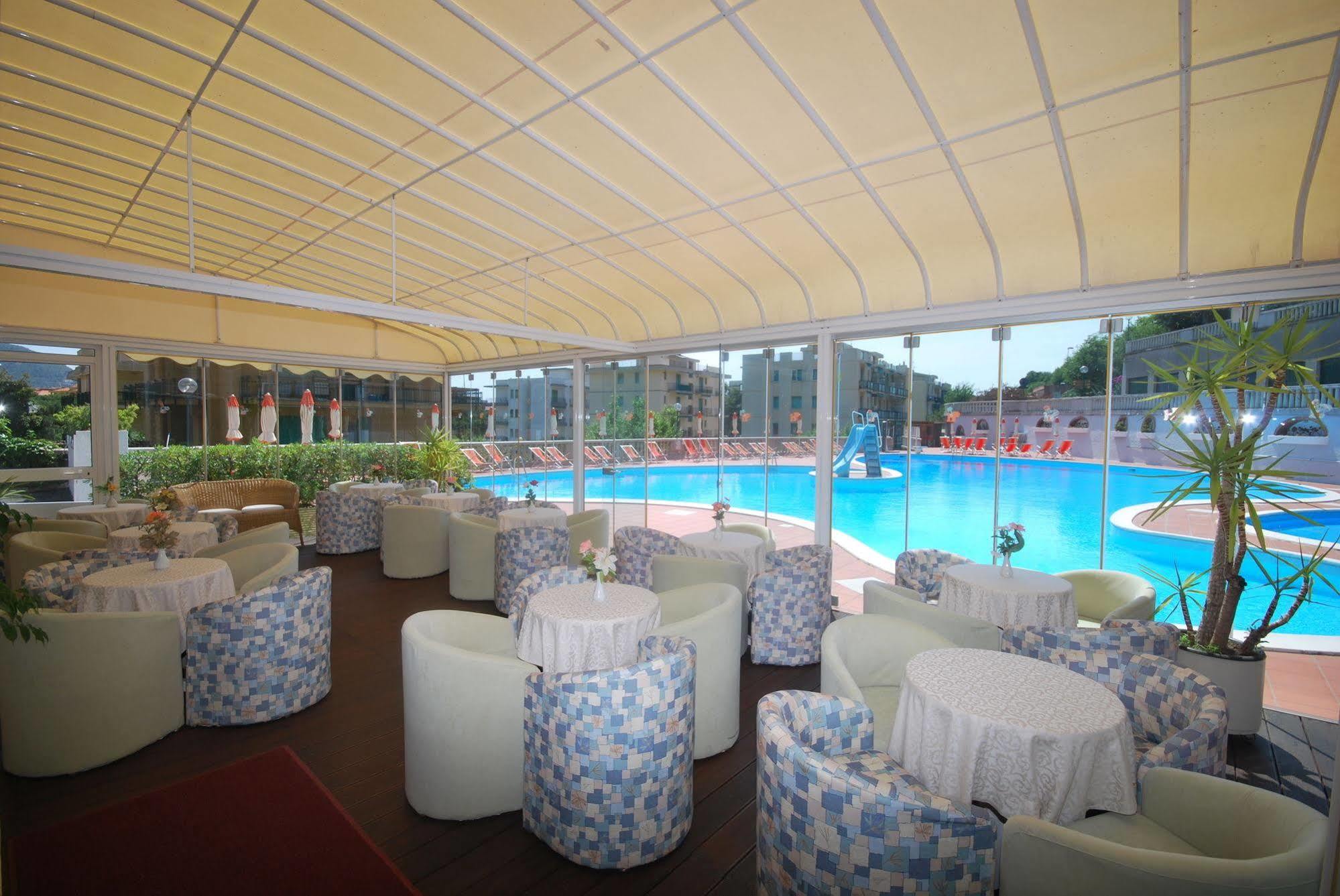 Hotel Paco Pietra Ligure Exteriör bild